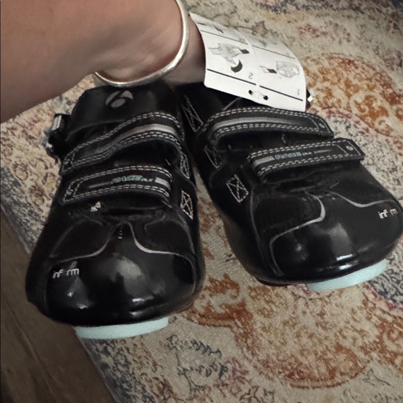 Bontrager Black Cycling Shoes for Women - Picture 7 of 7